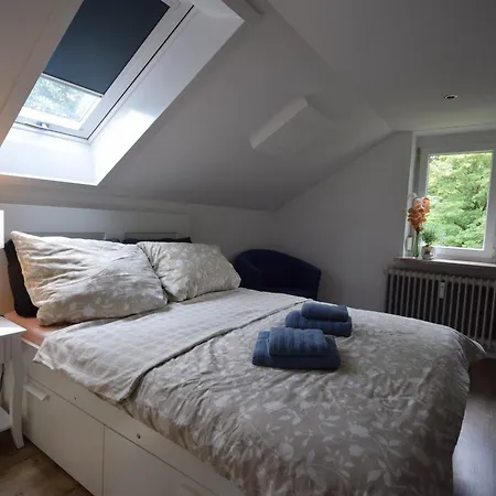Bimax Neu Renovierte, Gemuetl. 4 Dachwohnung Apartment