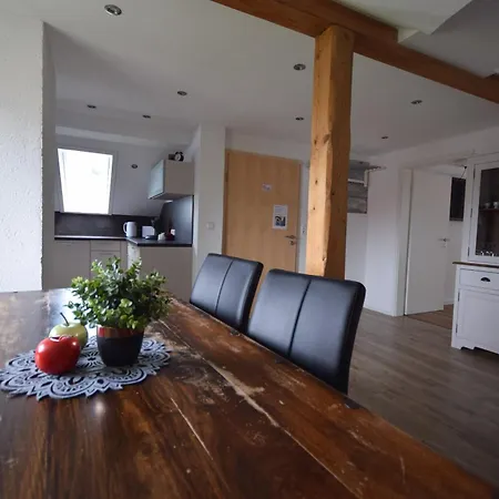 Bimax Neu Renovierte, Gemütl. 4 Dachwohnung *