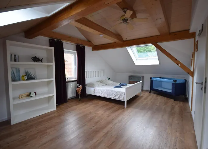 Bimax Neu Renovierte, Gemütl. 4 Dachwohnung Apartment *