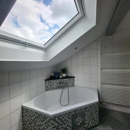 شقة Bimax Neu Renovierte, Gemuetl. 4 Dachwohnung توركهيم
